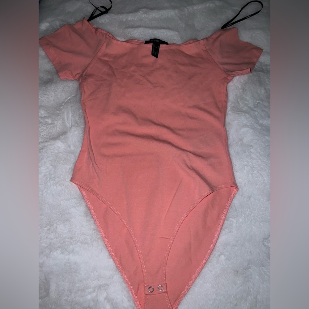 4/$10 Bundle Sale: NWOT Forever 21 Off Shoulder Short Sleeve Bodysuit